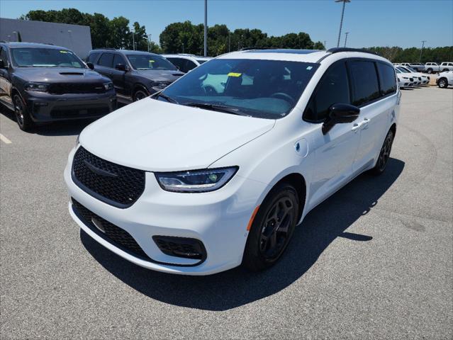 2024 Chrysler Pacifica Hybrid PACIFICA PLUG-IN HYBRID PREMIUM S APPEARANCE