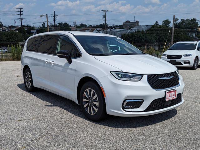 2024 Chrysler Pacifica Hybrid PACIFICA PLUG-IN HYBRID SELECT