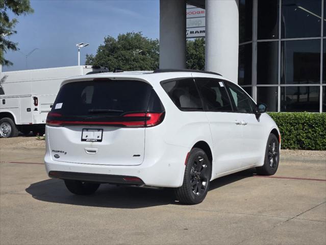 2024 Chrysler Pacifica PACIFICA TOURING L AWD