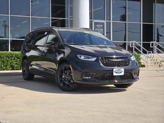 2024 Chrysler Pacifica PACIFICA TOURING L AWD