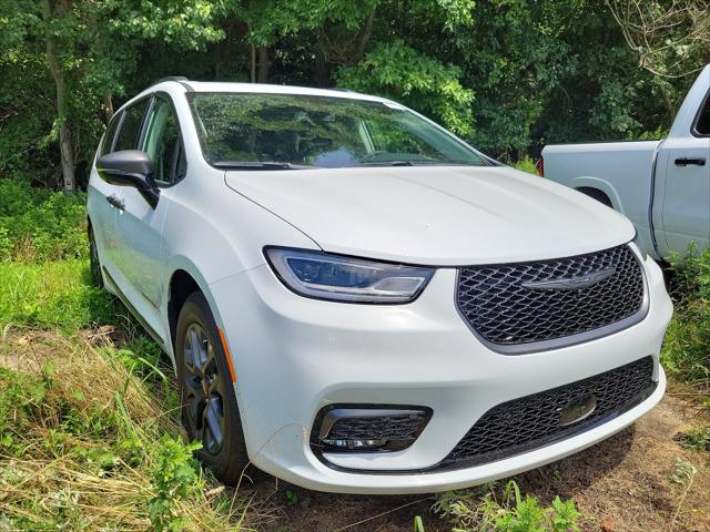 2024 Chrysler Pacifica Hybrid PACIFICA PLUG-IN HYBRID ROAD TRIPPER