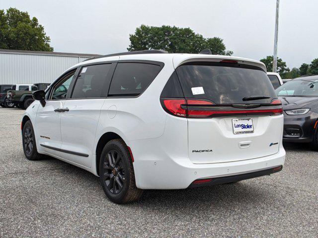 2024 Chrysler Pacifica Hybrid PACIFICA PLUG-IN HYBRID ROAD TRIPPER