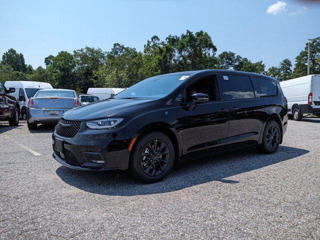 2024 Chrysler Pacifica Hybrid PACIFICA PLUG-IN HYBRID S APPEARANCE