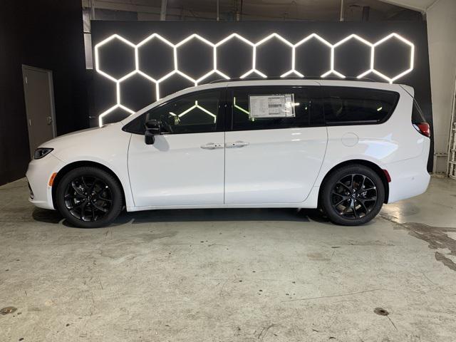 2024 Chrysler Pacifica PACIFICA LIMITED