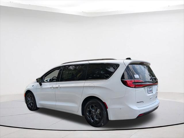 2024 Chrysler Pacifica Hybrid PACIFICA PLUG-IN HYBRID PREMIUM S APPEARANCE