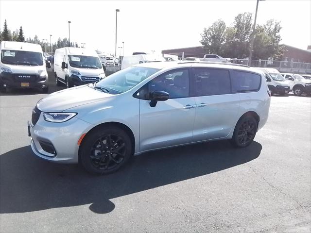 2024 Chrysler Pacifica PACIFICA TOURING L AWD