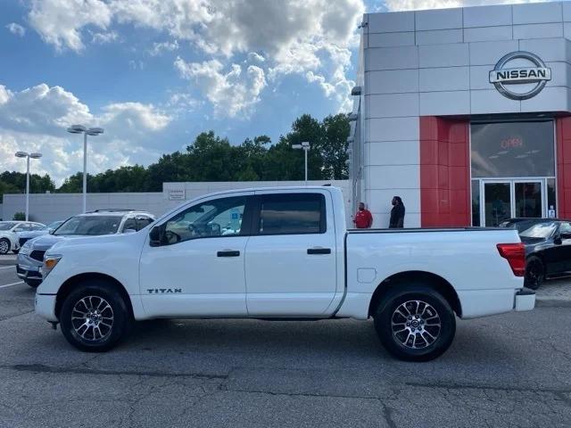 2022 Nissan TITAN Crew Cab SV 4x2