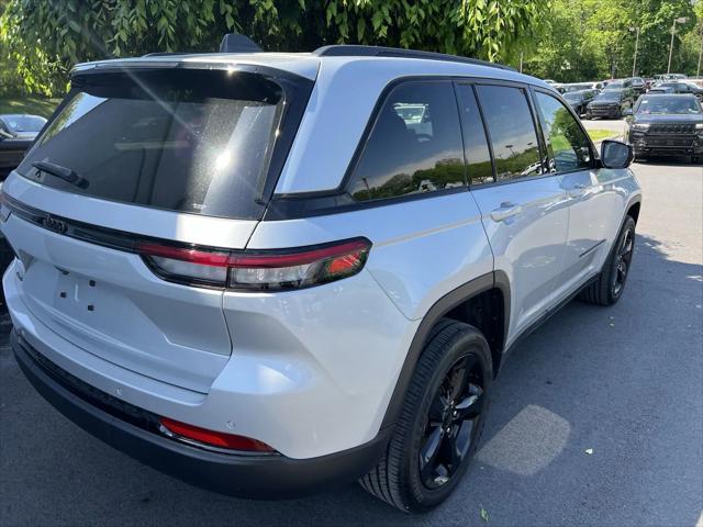 2022 Jeep Grand Cherokee Altitude 4x4