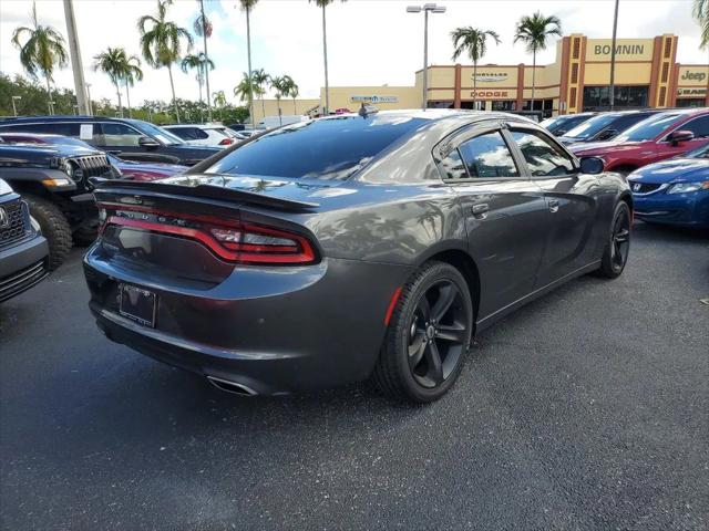 2017 Dodge Charger SXT RWD