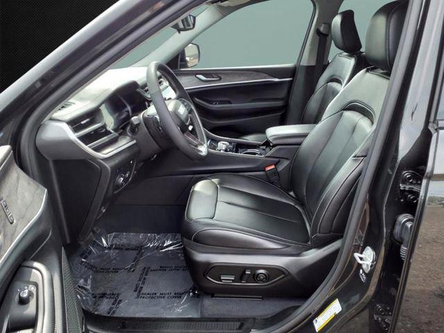 2023 Jeep Grand Cherokee Unknown