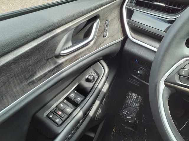 2023 Jeep Grand Cherokee Unknown