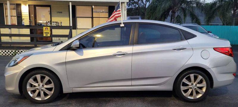 2012 Hyundai Accent GLS