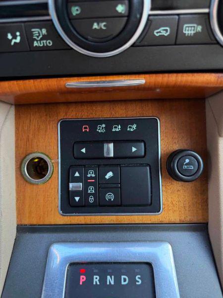 2014 Land Rover LR4 HSE Sport Utility 4D