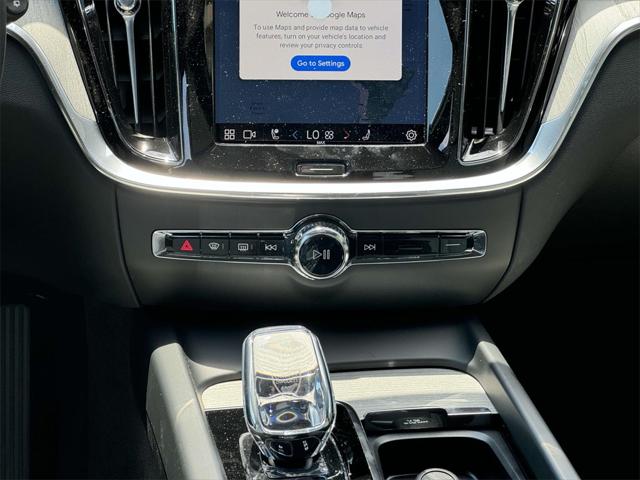 2024 Volvo V60 Cross Country B5 Ultimate