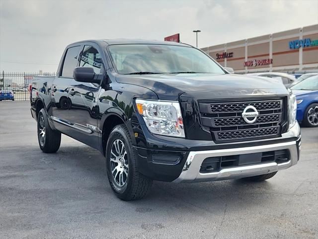 2023 Nissan TITAN Crew Cab SV 4x4