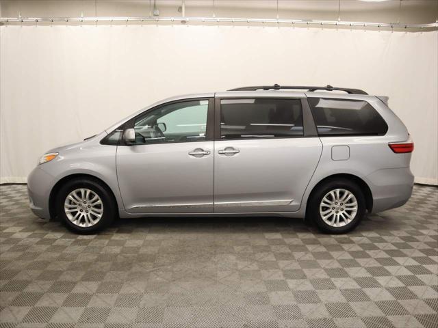 2017 Toyota Sienna 