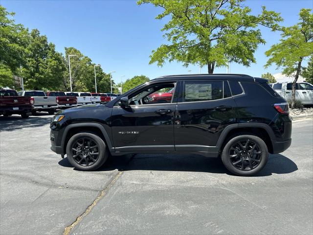 2024 Jeep Compass COMPASS LATITUDE 4X4