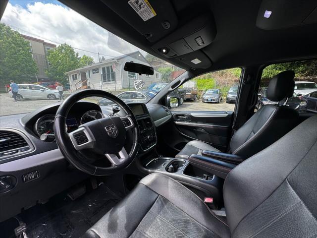 2014 Dodge Grand Caravan R/T