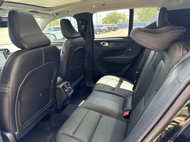 2024 Volvo XC40 B5 Plus Bright Theme