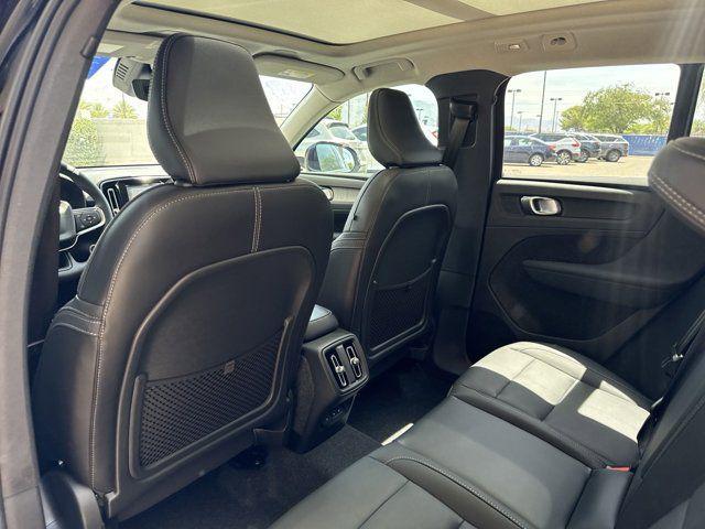 2024 Volvo XC40 B5 Plus Bright Theme