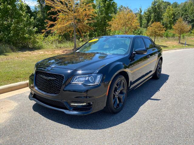 2022 Chrysler 300 Touring L