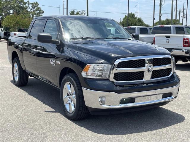 2024 RAM Ram 1500 Classic RAM 1500 CLASSIC TRADESMAN CREW CAB 4X4 57 BOX