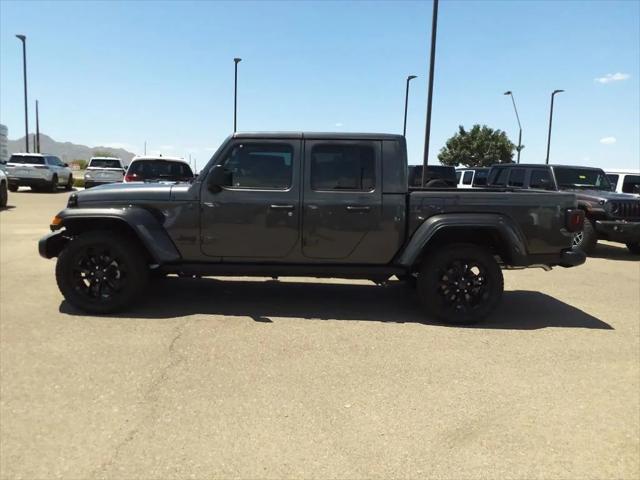 2024 Jeep Gladiator GLADIATOR NIGHTHAWK 4X4