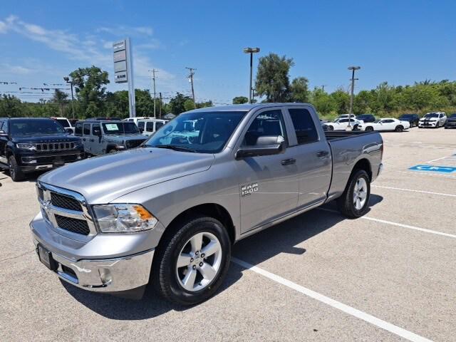 2024 RAM Ram 1500 Classic RAM 1500 CLASSIC TRADESMAN QUAD CAB 4X4 64 BOX