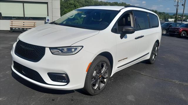 2024 Chrysler Pacifica PACIFICA TOURING L AWD