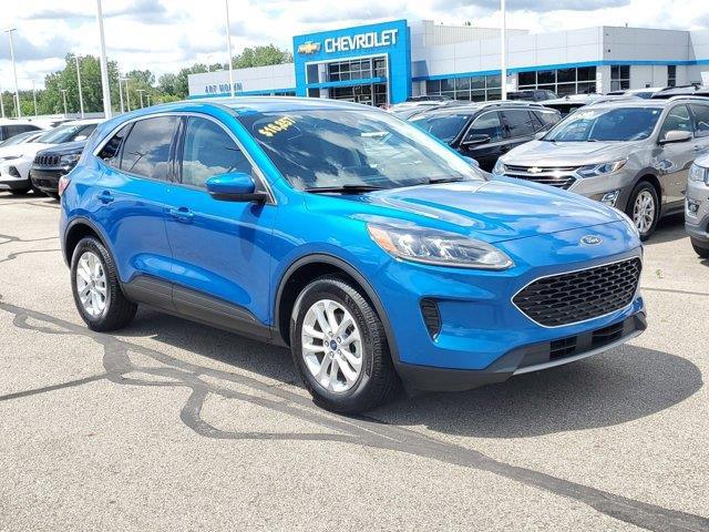 Used 2020 Ford Escape SE with VIN 1FMCU0G6XLUC23666 for sale in Jackson, MI