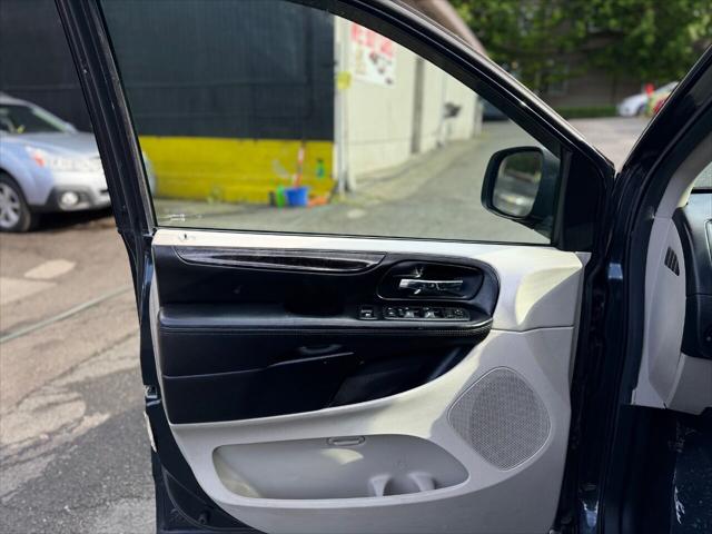 2013 Dodge Grand Caravan SE/SXT