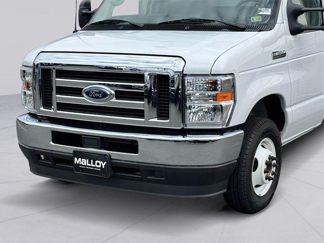 2025 Ford E-350 Cutaway Base