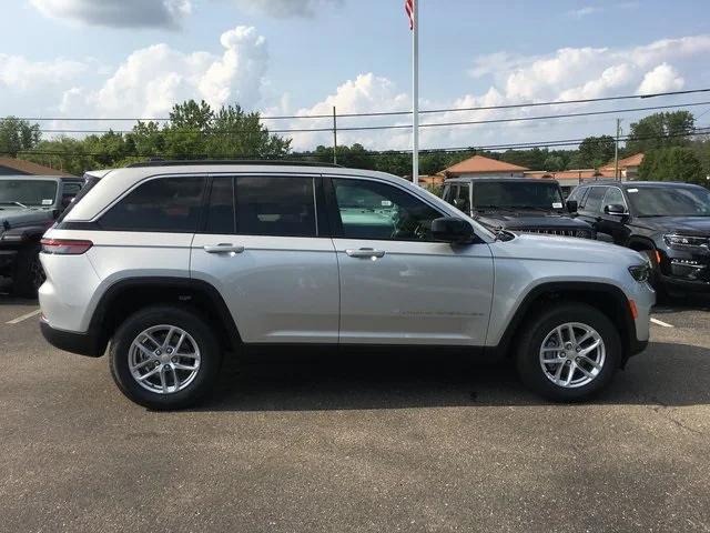 2024 Jeep Grand Cherokee GRAND CHEROKEE LAREDO X 4X4