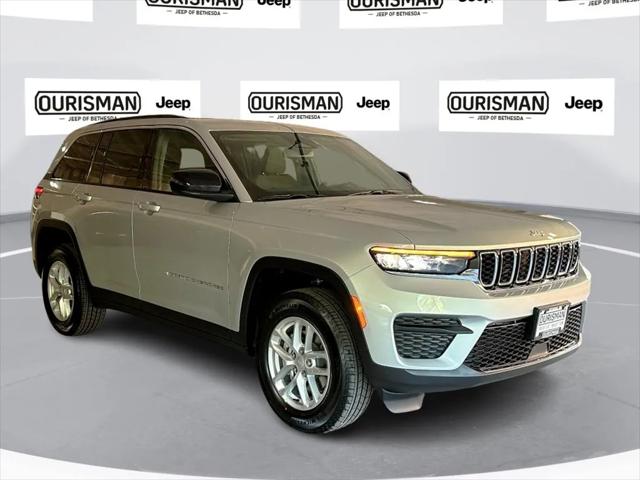 2024 Jeep Grand Cherokee GRAND CHEROKEE LAREDO X 4X4