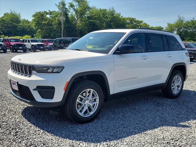 2024 Jeep Grand Cherokee GRAND CHEROKEE LAREDO X 4X4