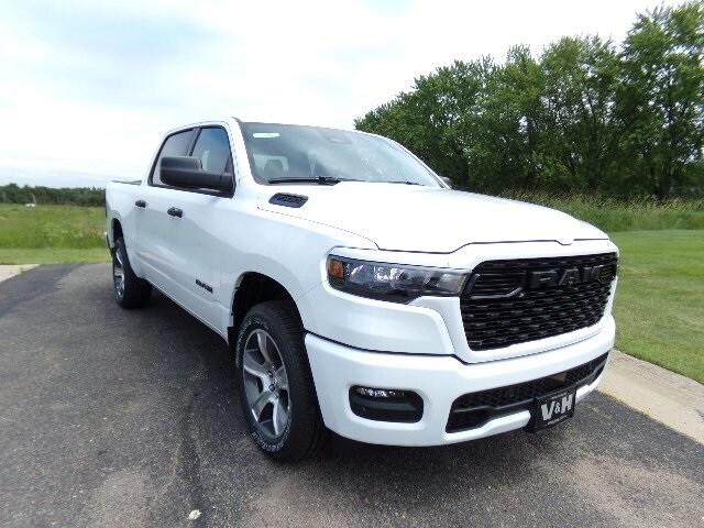 2025 RAM Ram 1500 RAM 1500 TRADESMAN CREW CAB 4X4 57 BOX