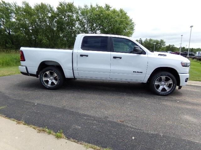 2025 RAM Ram 1500 RAM 1500 TRADESMAN CREW CAB 4X4 57 BOX