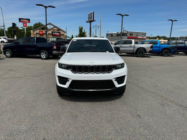 2024 Jeep Grand Cherokee GRAND CHEROKEE LAREDO X 4X4