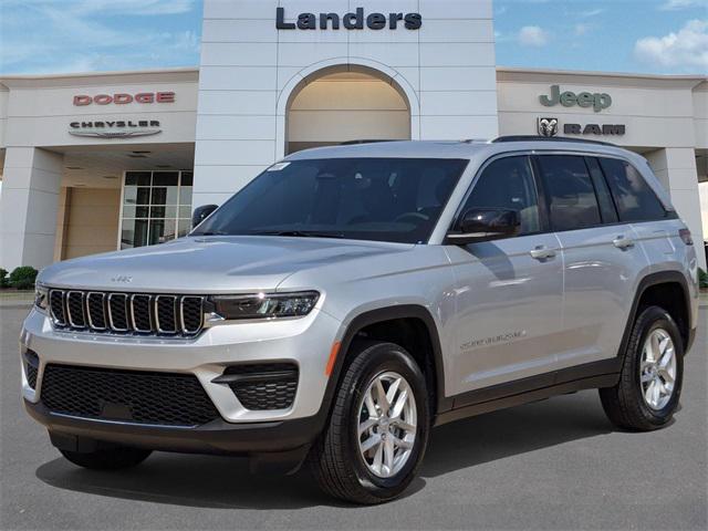 2024 Jeep Grand Cherokee GRAND CHEROKEE LAREDO X 4X4