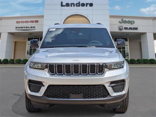 2024 Jeep Grand Cherokee GRAND CHEROKEE LAREDO X 4X4