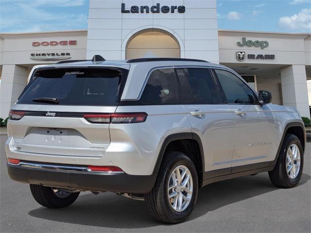 2024 Jeep Grand Cherokee GRAND CHEROKEE LAREDO X 4X4