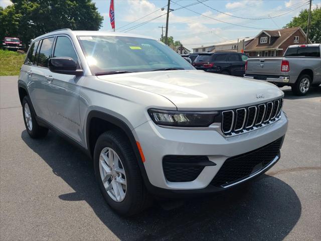 2024 Jeep Grand Cherokee GRAND CHEROKEE LAREDO X 4X4