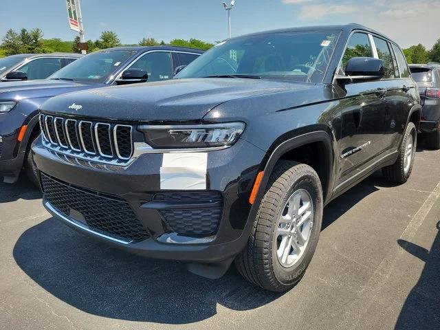 2024 Jeep Grand Cherokee GRAND CHEROKEE LAREDO 4X4