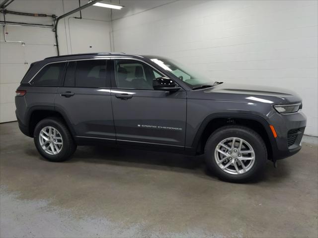 2024 Jeep Grand Cherokee GRAND CHEROKEE LAREDO X 4X4