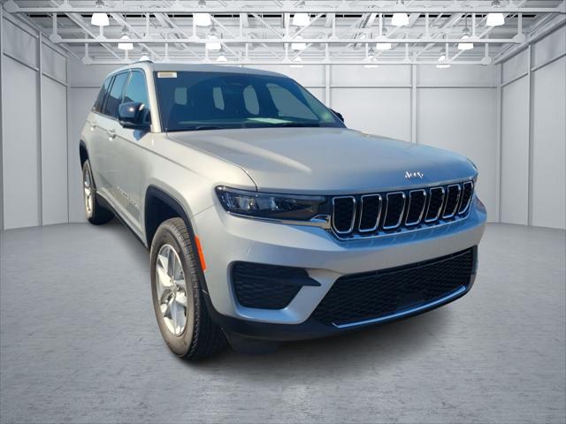 2024 Jeep Grand Cherokee GRAND CHEROKEE LAREDO X 4X4