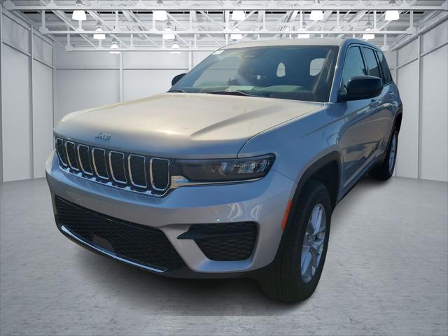 2024 Jeep Grand Cherokee GRAND CHEROKEE LAREDO X 4X4