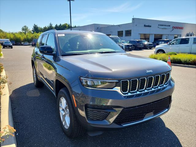 2024 Jeep Grand Cherokee GRAND CHEROKEE LAREDO X 4X4