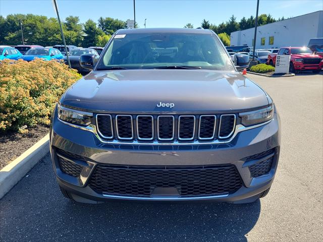 2024 Jeep Grand Cherokee GRAND CHEROKEE LAREDO X 4X4