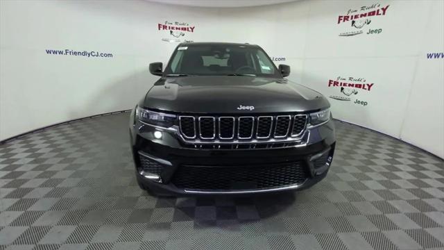 2024 Jeep Grand Cherokee GRAND CHEROKEE LAREDO X 4X4