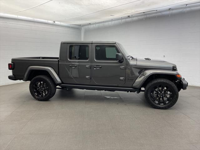 2024 Jeep Gladiator GLADIATOR NIGHTHAWK 4X4